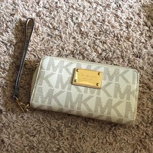 Michael Kors Wristlet